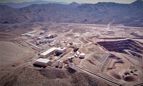  Khai thác đất hiếm ở mỏ Mountain Pass (bang California, Mỹ).