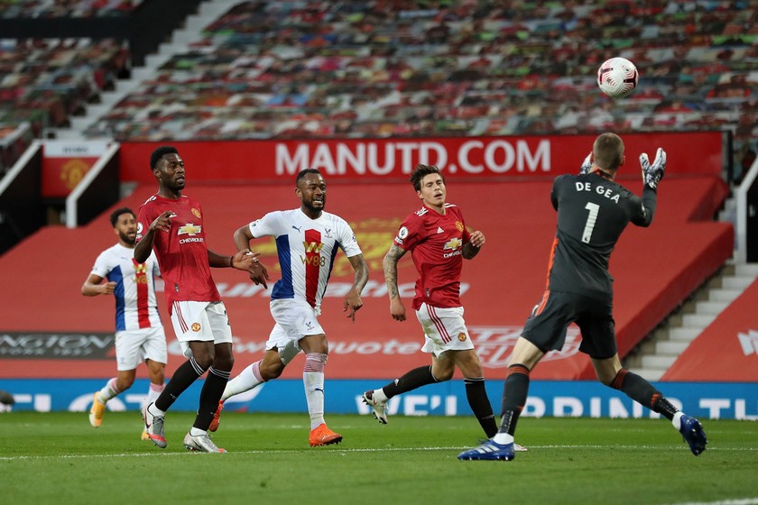 Man United mở màn mùa giải mới bằng thất bại muối mặt trước Crystal Palace.