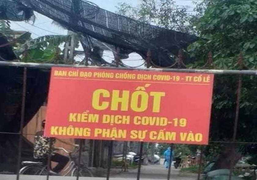 Chốt kiểm dịch Covid-19 tại Thị trấn Cổ Lễ. 