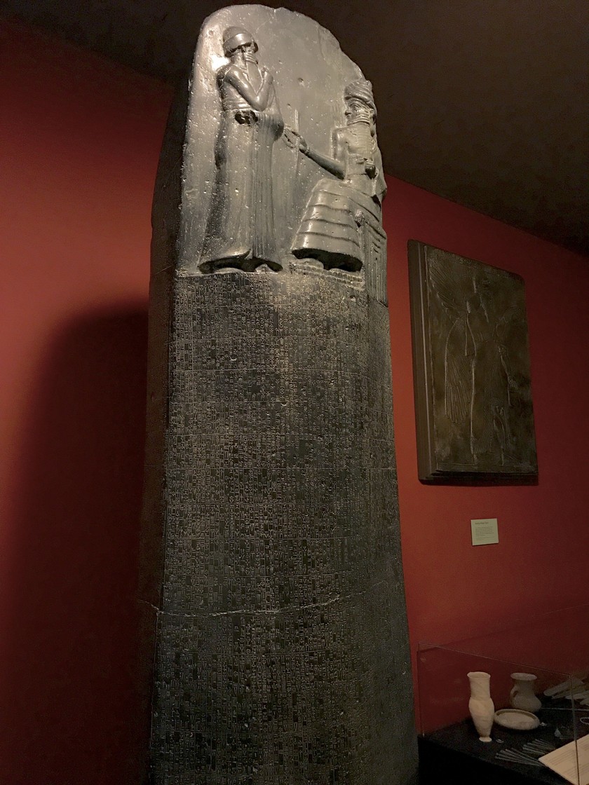 Bộ luật Hammurabi ngày nay được lưu giữ tại bảo tàng Louvre (Pháp).