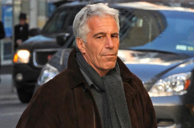 Tỷ phú ấu dâm Jeffrey Epstein. 