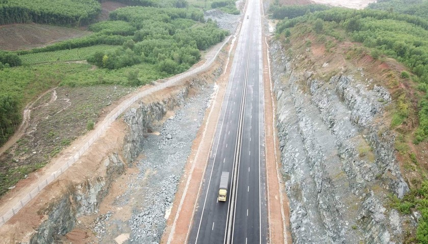 Tuyến cao tốc Đà Nẵng – Quảng Ngãi.