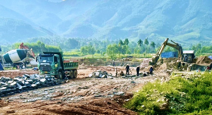 Dự án Khu dân cư trung tâm huyện Minh Long đang được tập trung hoàn thiện, để đưa vào đấu giá. Ảnh BQN. 