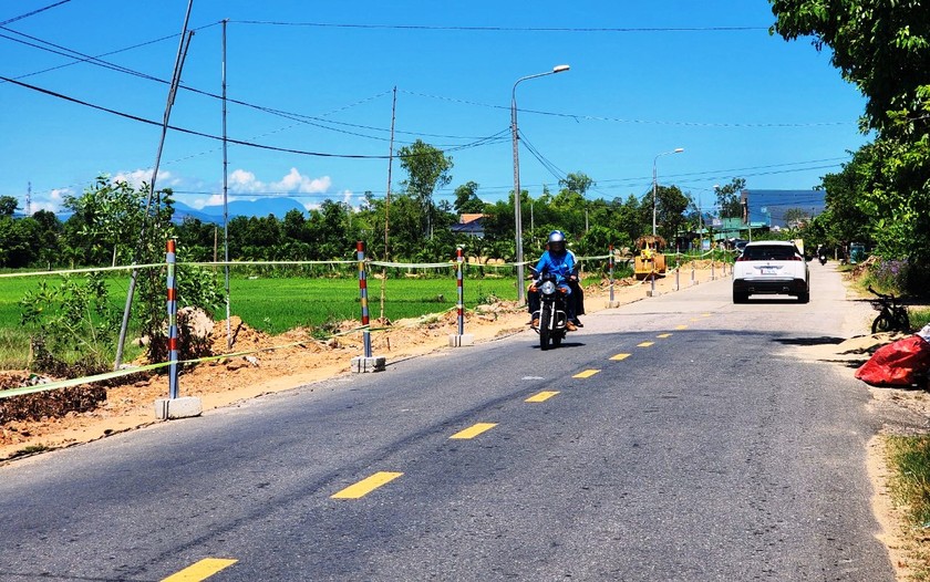 Đến nay, các đia phương đã bàn giao hơn 28km/74km mặt bằng thi công dự án cải tạo, nâng cấp Quốc lộ 14E. 