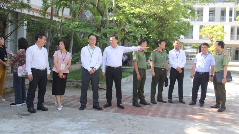Lãnh đạo Bộ Giáo dục và Đào tạo kiểm tra công tác chuẩn bị cho kỳ thi THPT 2024 của Đà Nẵng.