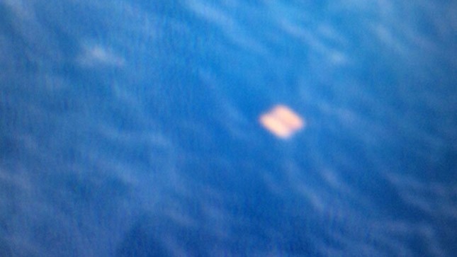 Vật thể màu da cam mới phát hiện, nhìn từ máy bay. Nguồn: Ủy ban Quốc gia tìm kiếm cứu nạn Việt Nam