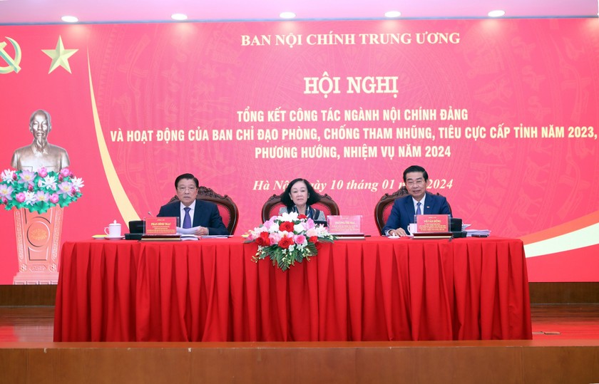 Thường trực Ban Bí thư Trương Thị Mai và lãnh đạo Ban Nội chính Trung ương chủ trì hội nghị (ảnh: Đặng Phước).