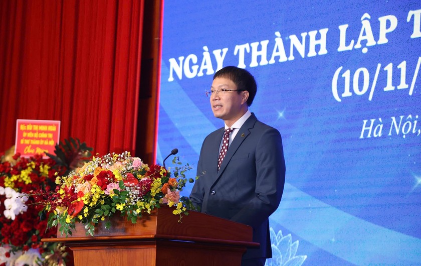 Hiệu trưởng Trường Đại học Luật Hà Nội Đoàn Trung Kiên phát biểu chào mừng tại buổi lễ.