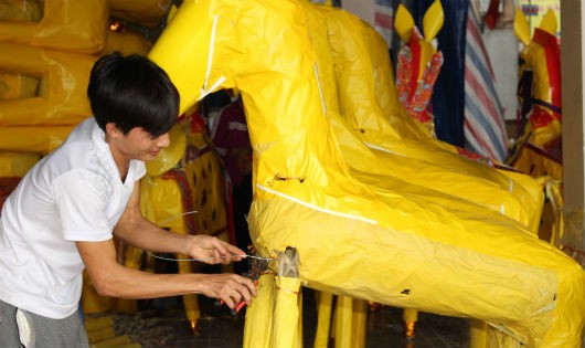 Hà Tĩnh: Giáp tết, nghề sản xuất và buôn bán hàng mã lên ngôi