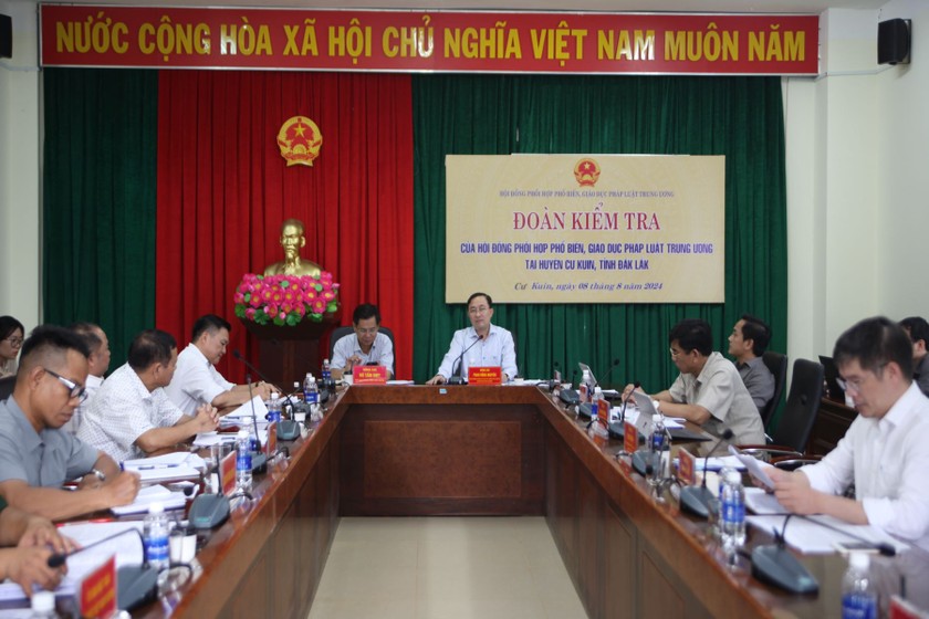 Toàn cảnh buổi làm việc