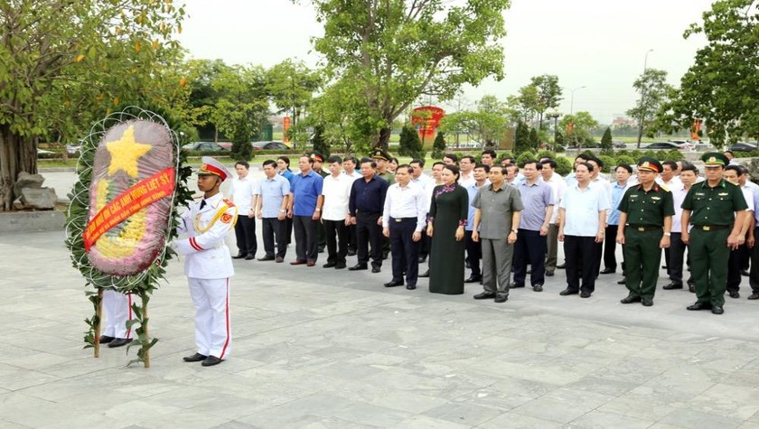 Lãnh đạo tỉnh Ninh Bình dâng hương tưởng nhớ Anh hùng liệt sỹ nhân dịp 27/7