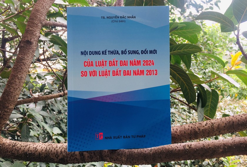 Các tác giả đã thể hiện rõ, cụ thể những nội dung được kế thừa, nội dung bị lược bỏ của Luật Đất đai năm 2013; những nội dung mà Luật Đất đai năm 2024 sửa đổi, bổ sung.