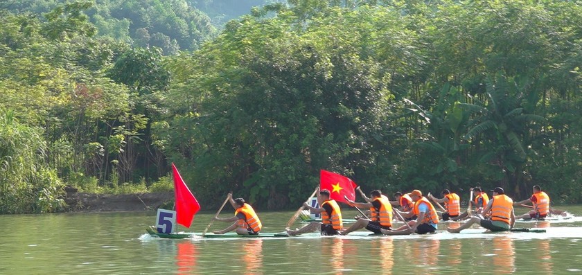 Hấp dẫn Ngày hội đua mảng trên sông Chảy 