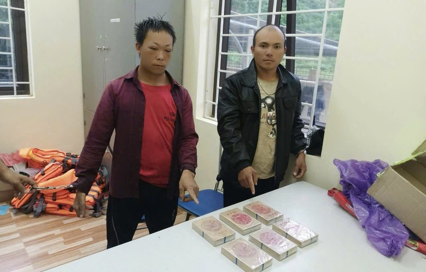 Lai Châu: Bắt giữ 2 đối tượng, thu giữ 6 bánh heroin