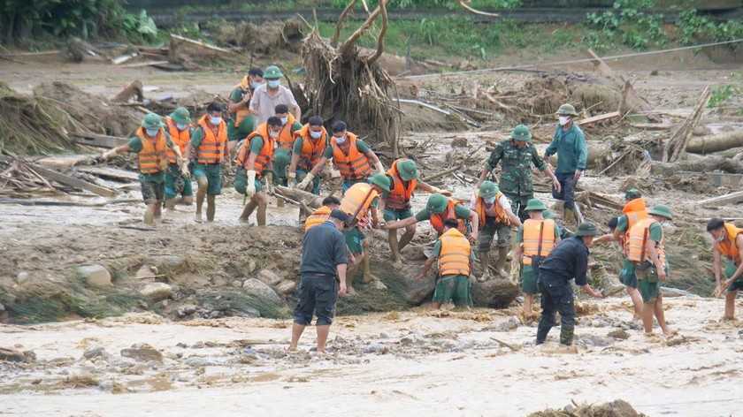 Nạn nhân thứ 54 tử vong trong trận lũ ở thôn Làng Nủ