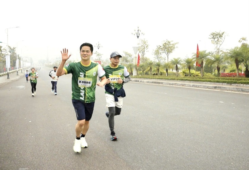 Hơn 1.000 người tham gia Giải Marathon Lai Châu năm 2024