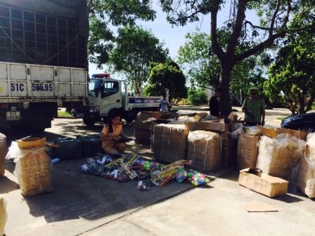 Thanh Hóa: CSGT bắt giữ hàng nghìn đồ chơi bạo lực