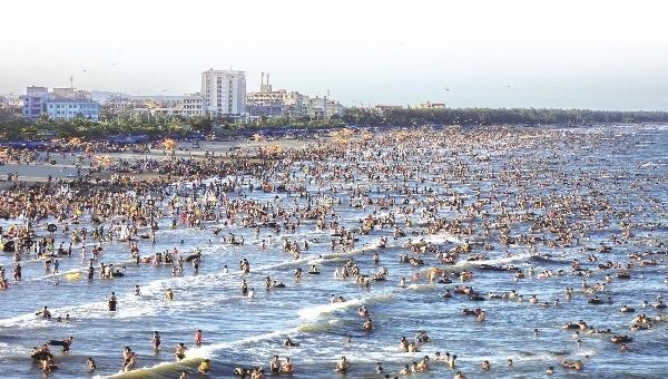 Sầm Sơn là một trong những khu du lịch biển đông khách nhất trên cả nước.