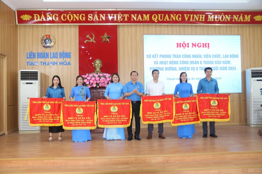 LĐLĐ tỉnh Thanh Hóa tổ chức sơ kết công tác 6 tháng đầu năm.