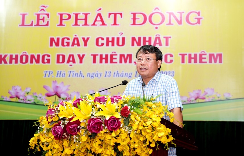 Bí thư Thành ủy thành phố Hà Tĩnh Dương Tất Thắng kêu gọi toàn xã hội cùng hưởng ứng, đồng hành thực hiện ngày Chủ nhật không dạy thêm, học thêm. Ảnh: Đình Việt