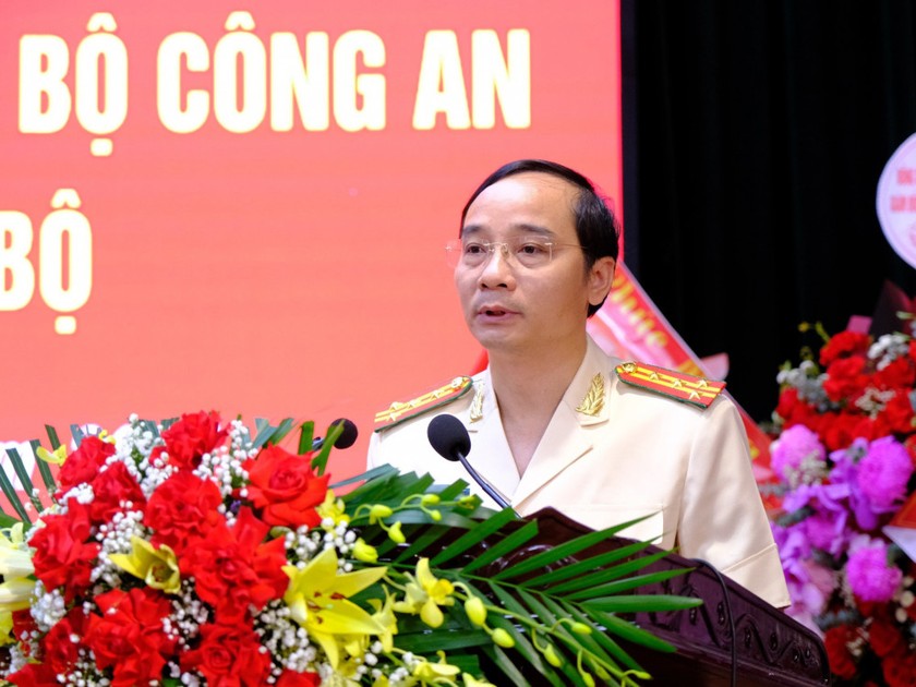 Đại tá Nguyễn Xuân Thao - Giám đốc Công an Hà Tĩnh phát biểu nhận nhiệm vụ. Ảnh: CAHT