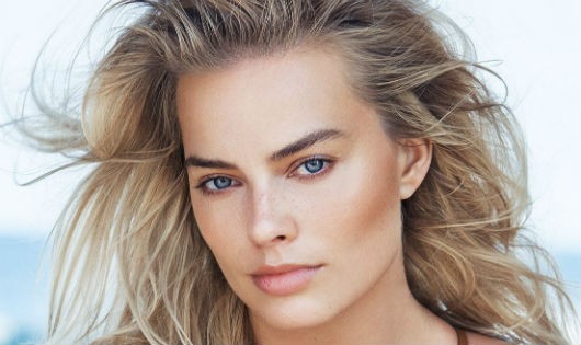 Diễn viên Margot Robbie trên bìa tạp chí