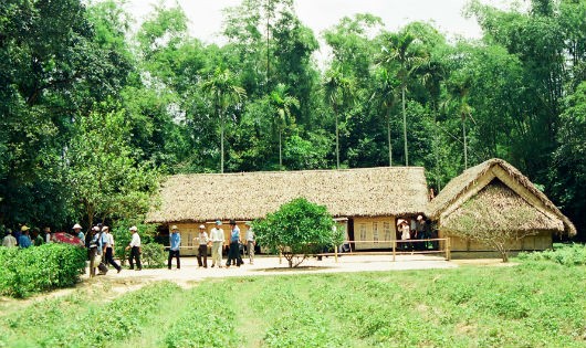 Nhà Bác Hồ tại khu di tích Kim Liên (Nghệ An)