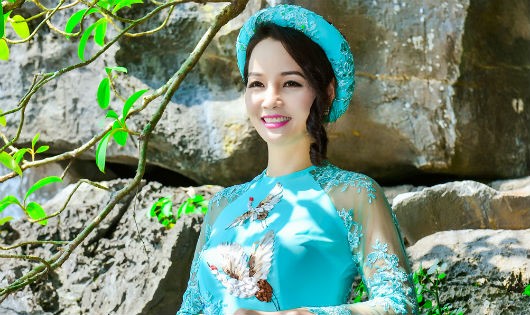 Mai Thu Huyền đẹp ngỡ ngàng ở tuổi 37