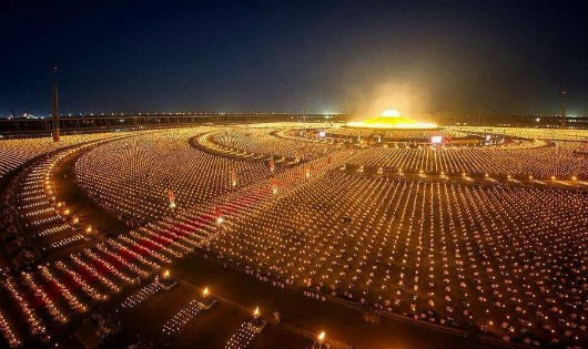 Chùa Phra Dhammakaya.