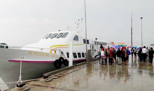 Vận hành chuyến tàu cao tốc Superdong đầu tiên từ Trần Đề đi Côn Đảo.