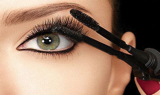 4 mẹo giúp 'tháo bỏ' mascara dễ dàng