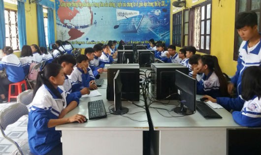 Học sinh trường THPT An Lão được phổ biến về thể lệ cuộc thi