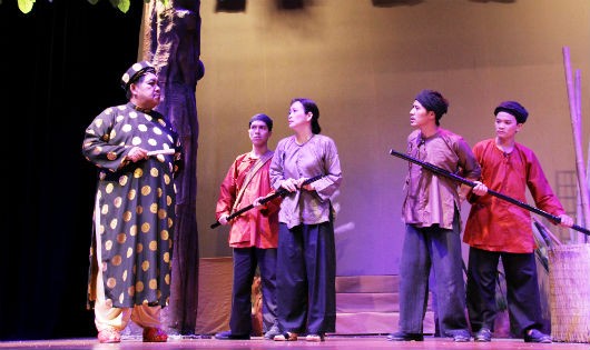 Một cảnh trong vở kịch Tết Giấc mộng vàng son của sân khấu Hoàng Thái Thanh