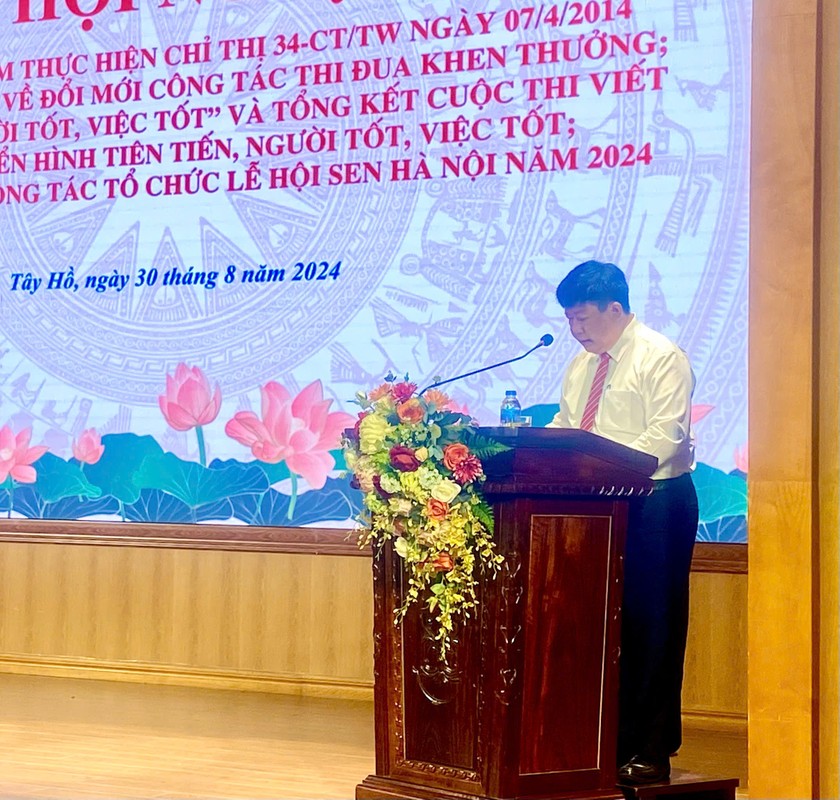 Ông Nguyễn Thanh Tịnh – Phó Chủ tịch UBND quận Tây Hồ, kiêm Trưởng Ban QLHT phát biểu tại hội nghị. (nguồn: PV)
