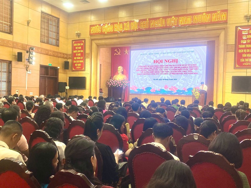 Quận Tây Hồ luôn kịp thời phát hiện, bồi dưỡng, khen thưởng các điển hình tiên tiến. (nguồn: PV)