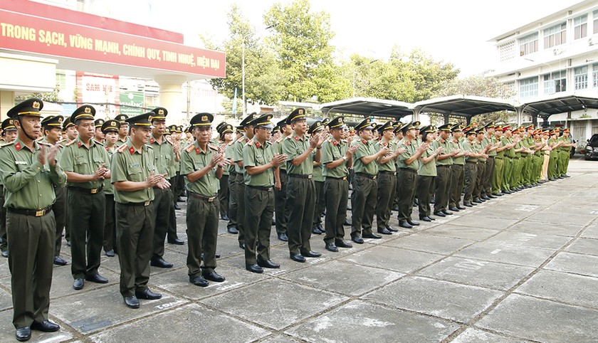 An Giang: Thưởng nóng hai tập thể có thành tích xuất sắc trong đấu tranh, phòng chống tội phạm