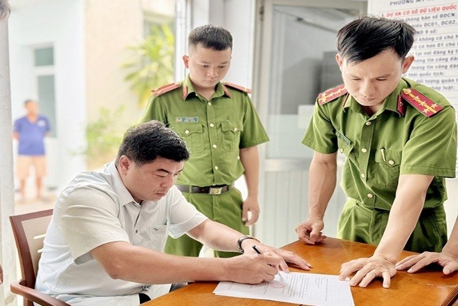 Bắt tạm giam Phó Chủ tịch TP Long Xuyên Nguyễn Bảo Sinh