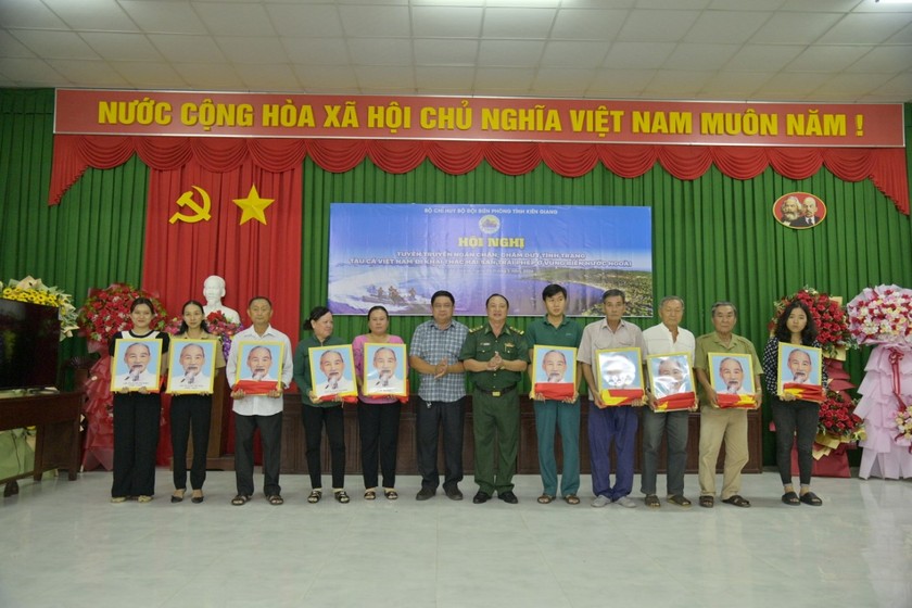 Bộ đội Biên phòng tỉnh Kiên Giang - Tuyên truyền chống khai thác IUU