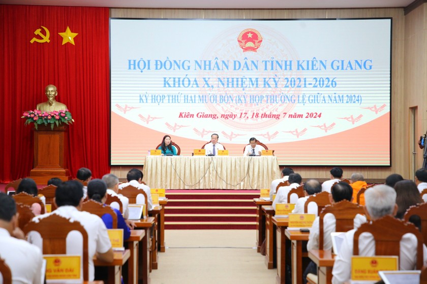 Quang cảnh kỳ họp.