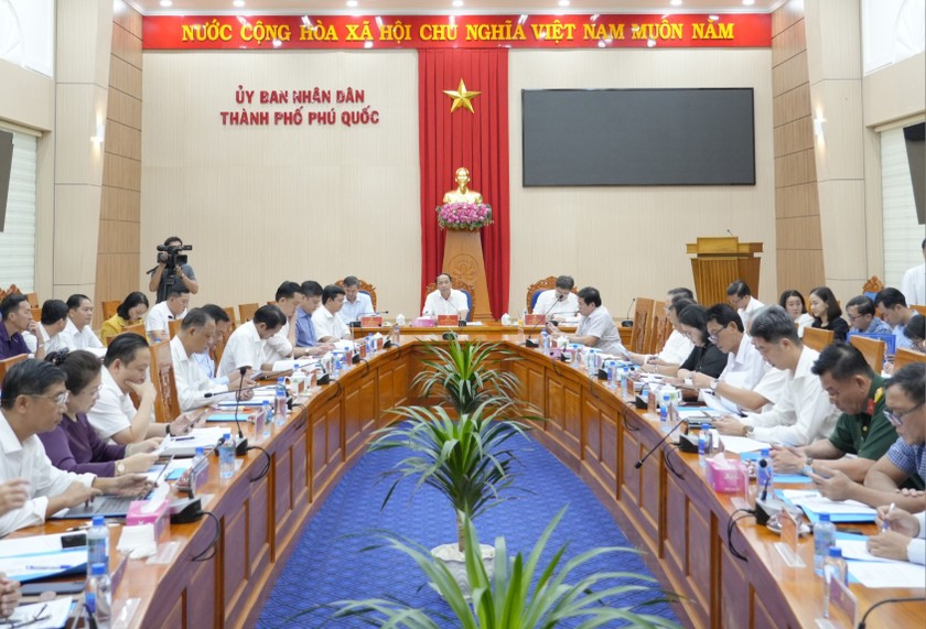 Quang cảnh buổi làm việc.