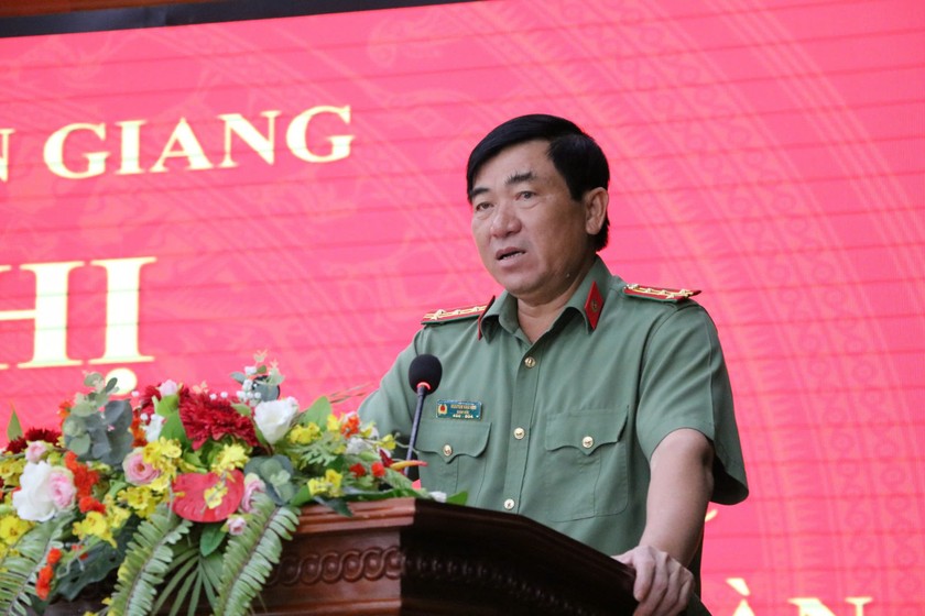 Đại tá Nguyễn Văn Hận - Giám đốc Công an tỉnh Kiên Giang phát biểu.
