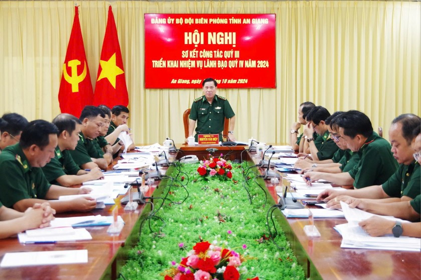 Thượng tá Nguyễn Văn Hiệp - Bí thư Đảng ủy, Chính ủy BĐBP tỉnh triển khai nhiệm vụ lãnh đạo quý IV năm 2024.