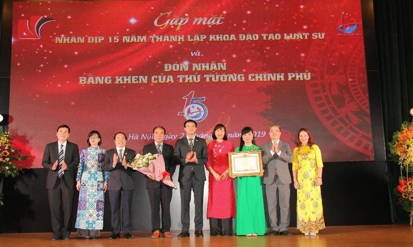 Khoa đào tạo luật sư, Học viện Tư pháp đón nhận Bằng khen của Thủ tướng Chính phủ