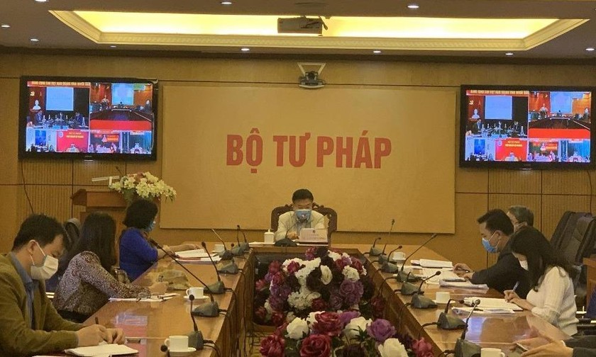 Triệt để ứng dụng công nghệ thông tin vào công tác đào tạo, bồi dưỡng
