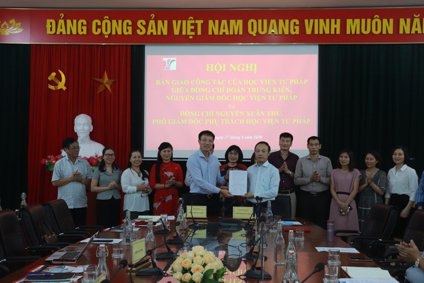 Bàn giao công tác của Học viện Tư pháp