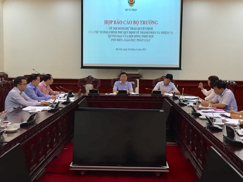Bộ trưởng Lê Thành Long, Thứ trưởng Nguyễn Thanh Tịnh chủ trì cuộc họp