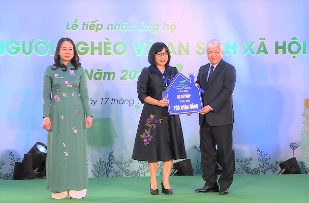 Bộ Tư pháp ủng hộ Quỹ “Vì người nghèo" năm 2022