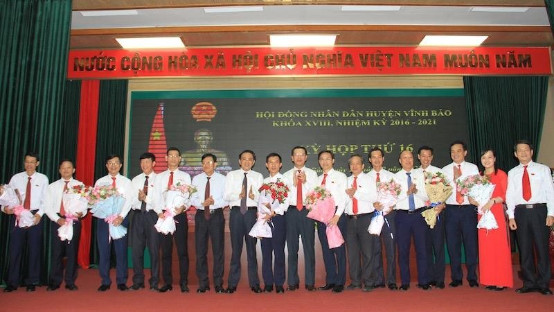 Lãnh đạo TP chúc mừng các đồng chí trên cương vị mới
