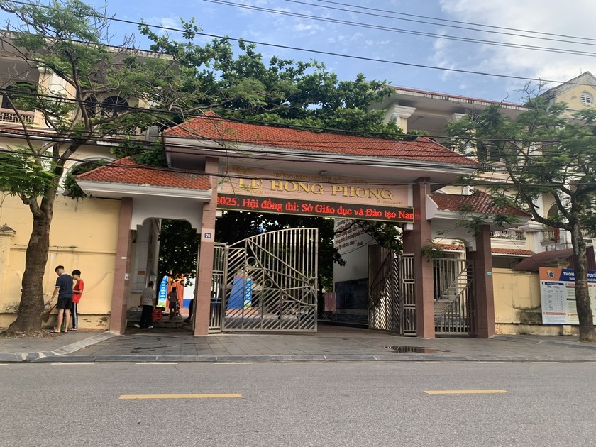 Trường THPT chuyên Lê Hồng Phong hiện nay.