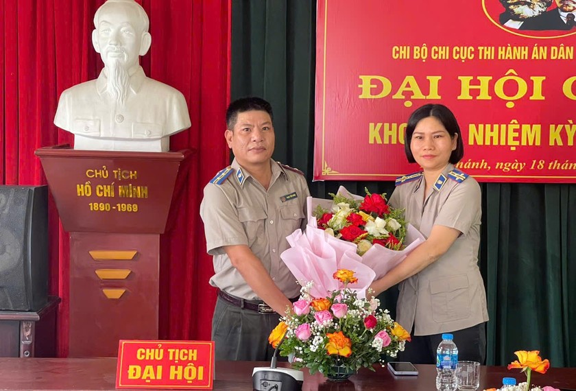 Ông Phạm Tiến Dũng - Phó Chi cục trưởng Chi cục THADS huyện Yên Khánh được bầu giữ chức vụ Phó Bí thư Chi bộ tại Đại hội Chi bộ tổ chức ngày 18/6/2025